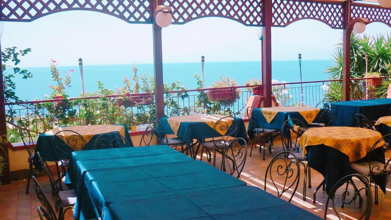 Paradiso Hotel Ristorante Riaci Capo Exterior photo