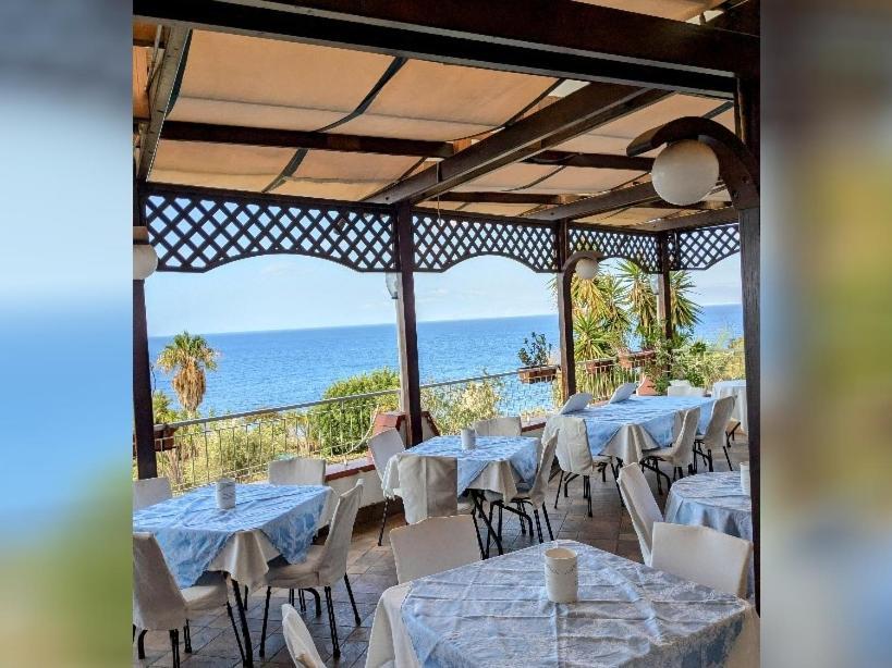 Paradiso Hotel Ristorante Riaci Capo Exterior photo