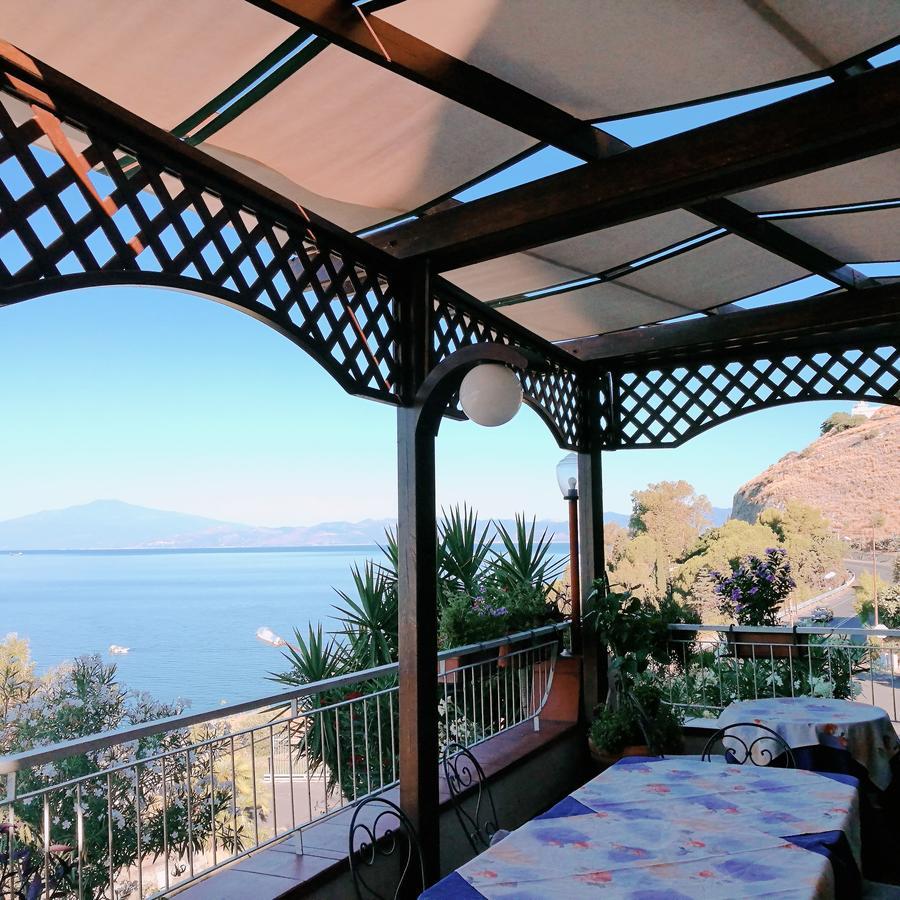 Paradiso Hotel Ristorante Riaci Capo Exterior photo
